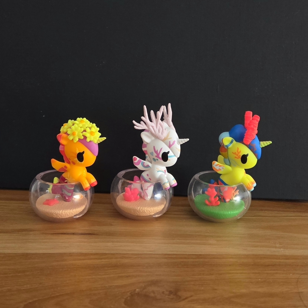 Tokidoki Neon Reef Mermicorno Sunset Coral Pink Elk Coral Sunshine Coral